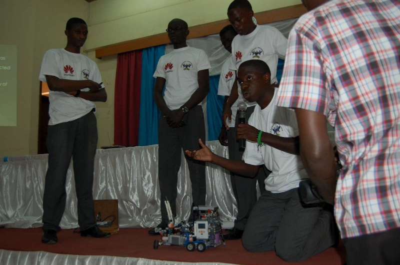iLabs successfully holds Central Robotics challenge